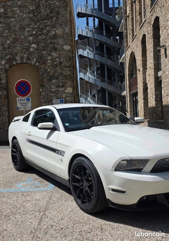 Ford Mustang GT CS 2011 V8 5.0l (image 5)