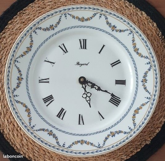 Horloge Murale En Porcelaine De Limoges – Création D'art Le Trèfle