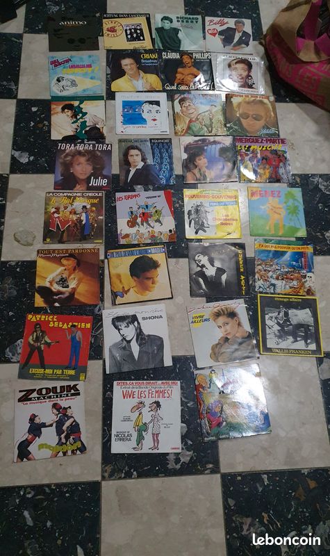 Lot 31 vinyles 45 tours (image 1)