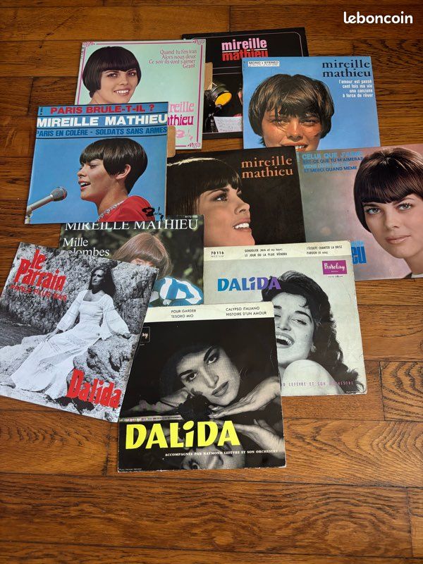 Lot Mireille Mathieu + Dalida – 10× 45 tours chanson française (image 1)