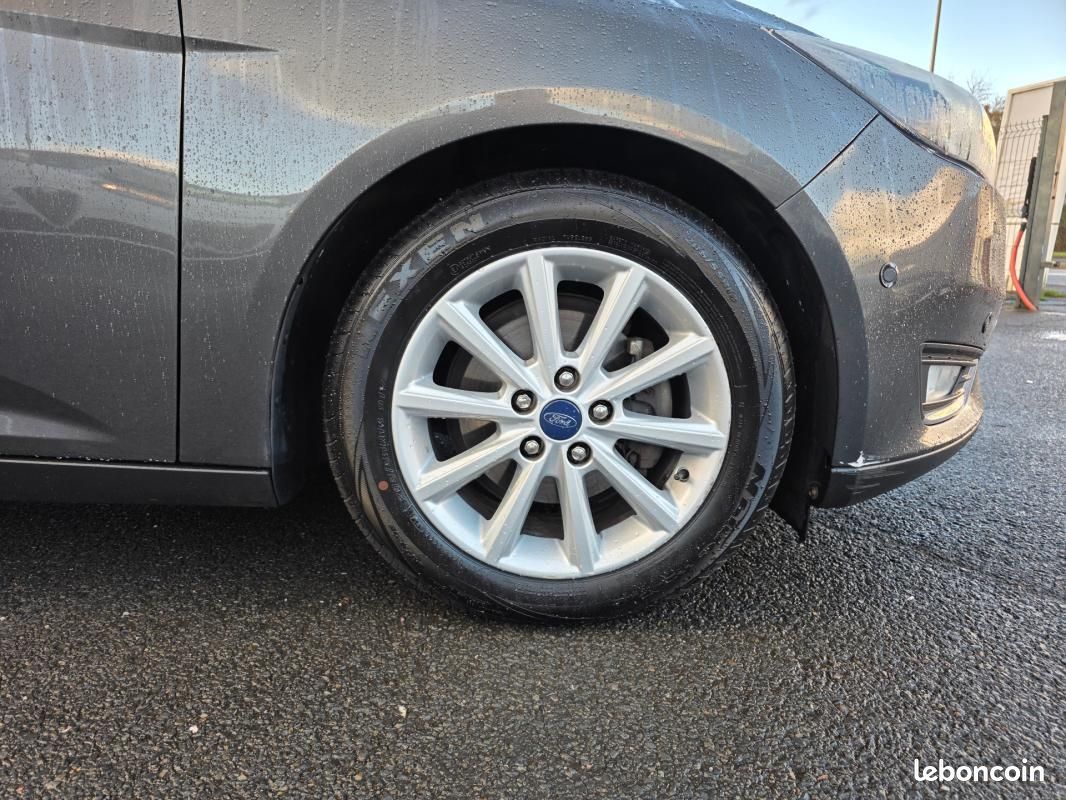 Ford Focus 1.0 EcoBoost 125 S&S Titanium (image 13)