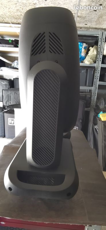 Paire de Lyre led 250w Spot / Beam / Wash + flight case en parfait état (image 12)