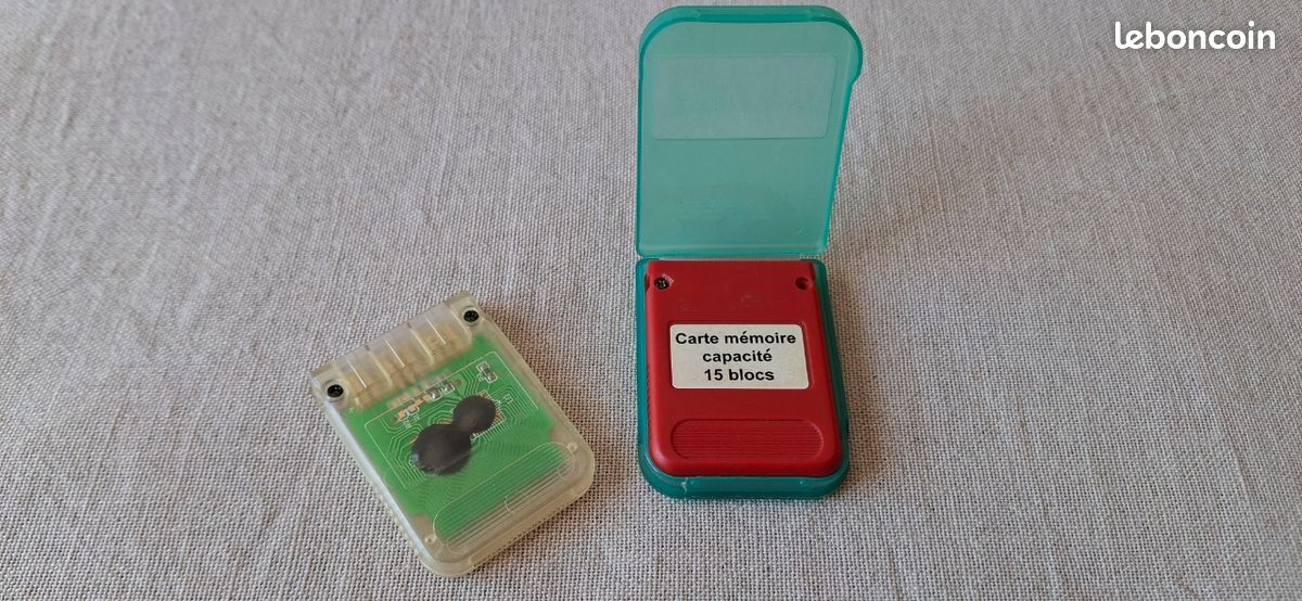 2 cartes memoires + Boite pour PS1