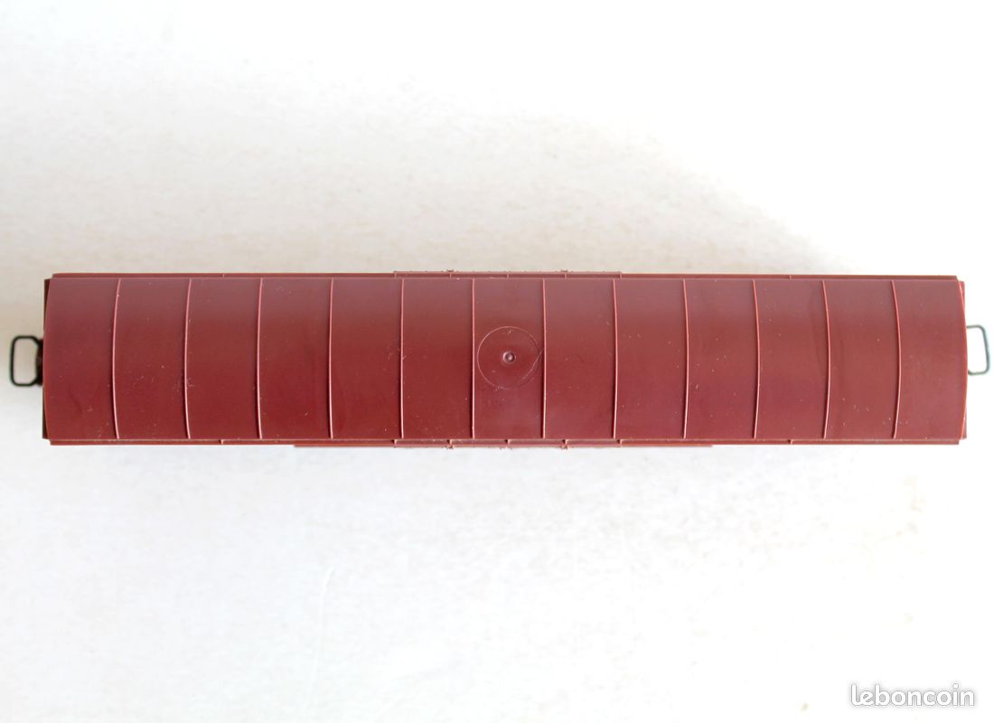 LE5265 JOUEF Train Ho Wagon de marchandises couvert Calberson rouge