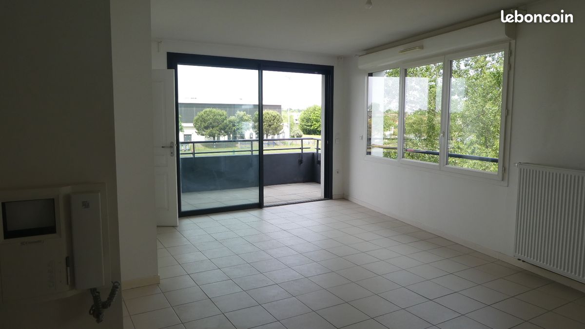 Location t2 - Bruges 33520 (image principale 0)