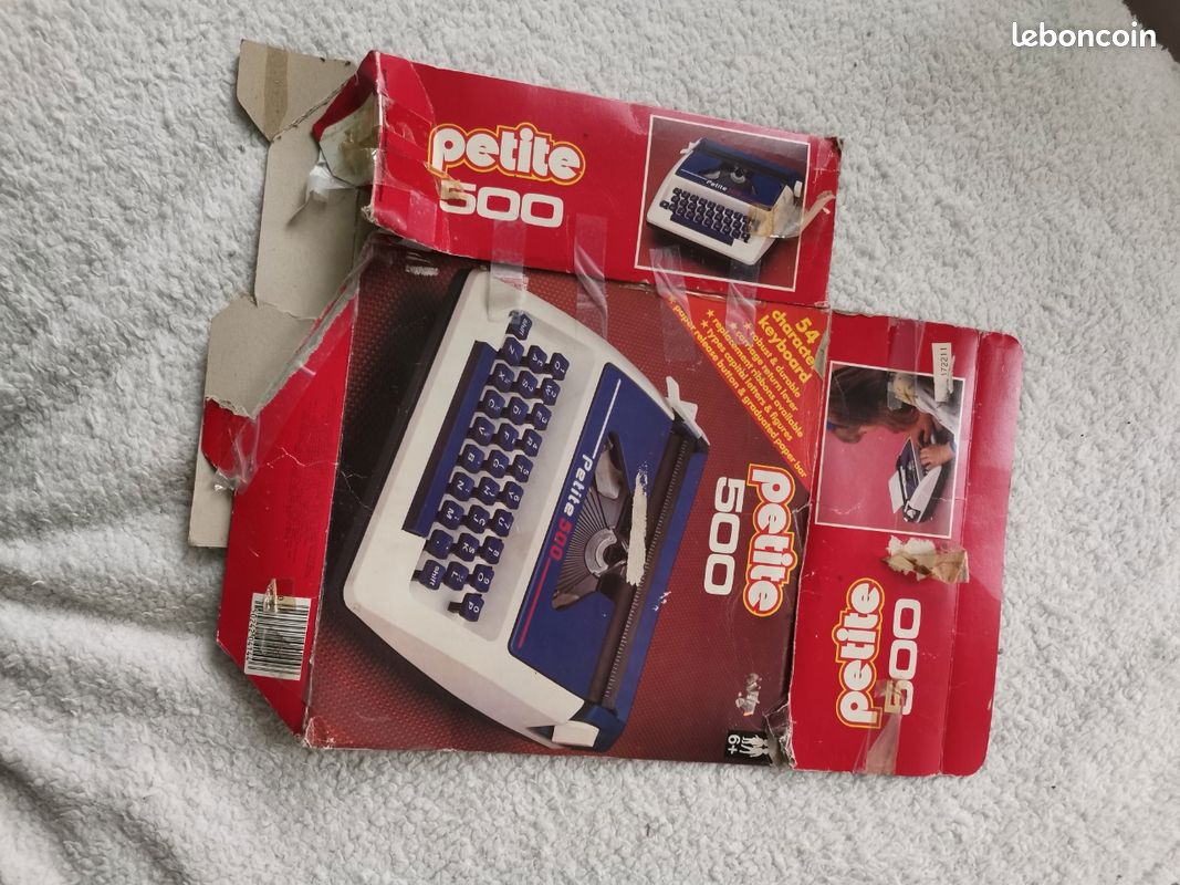 ancien machine à écrire avec Vide papier 49889608 PNG