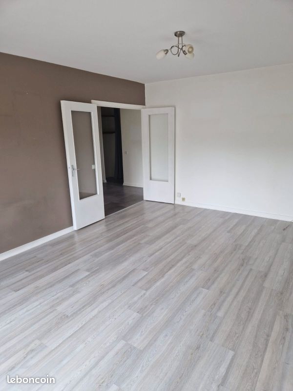 Appartement 2 pièces 63 m² · à Oyonnax · 63 m² · 600 €/mois