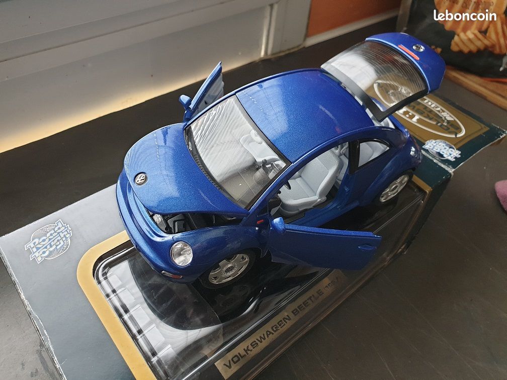 VW BEETLE / COCCINELLE VOLKSWAGEN - VOITURE MINIATURE - WELLY NEX