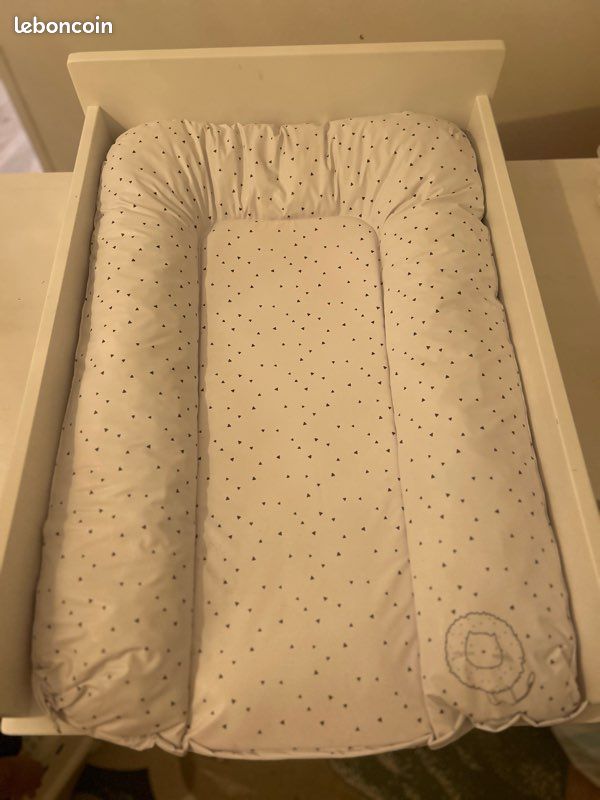 Plan à langer blanc IKEA + matelas 35 (image 2)