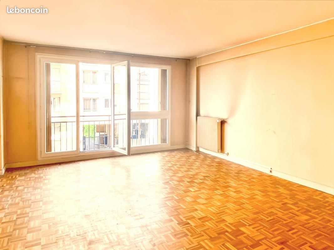 Appartement 4 pièces 82 m² · à Versailles · 82 m² · 375 000 €