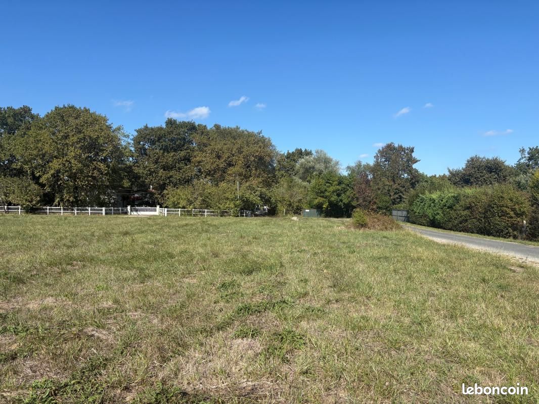 Terrain 413 m² Martillac · 158 000 €