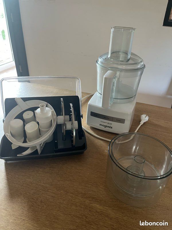 Robot Magimix compact 3200 automatic avec accessoires (image 1)