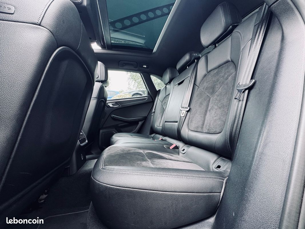 Porsche Macan 2.0L 252CH PDK + TOIT OUVRANT + SUIVI PORSCHE + SIEGES CHAUFFANTS/ELEC + CAMERA DE RECUL + GARANTIE 12 MOIS (image 11)