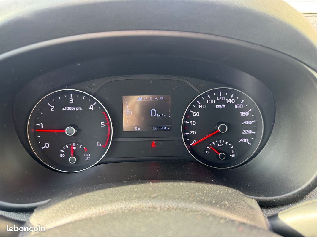 KIA Sportage 1.7 CRDI 140CH PRO ACTIVE 4X2 DCT BVA – CAMÉRA DE RECUL – APPLE CARPLAY – DRIVE MODE (image 14)