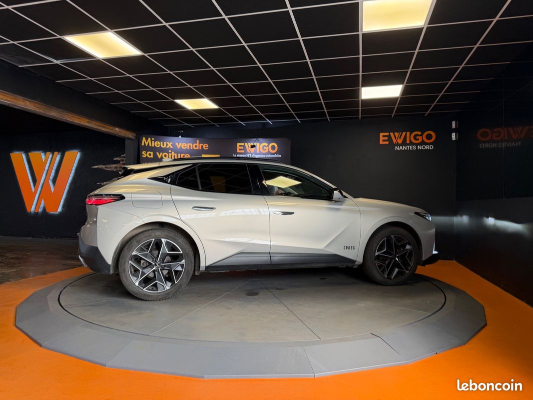 DS DS 4 1.2 130 CROSS RIVOLI EAT BVA/2 EME MAIN/ENTRETIEN OK/CARPLAY SS FIL/CAMERA 360/SON FOCAL/MATRIx (image 27)