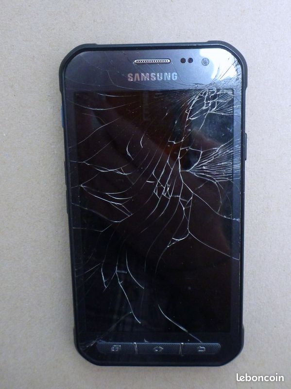 Samsung Galaxy Xcover 3 SM-G389F - 8 Go - Gris Foncé (Désimlocké) (image 1)