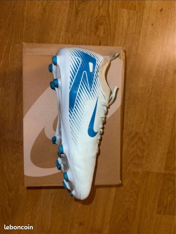 Crampon Nike de football (image 5)