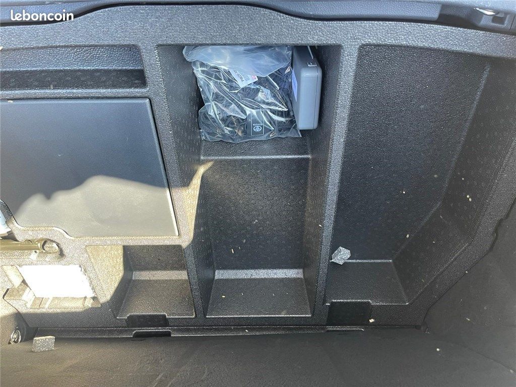 Toyota C-HR HYBRIDE MY22 2.0L Edition (image 13)