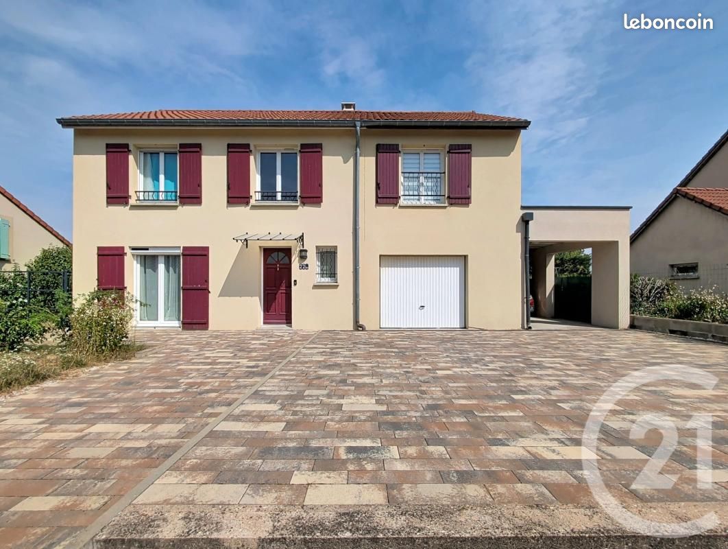 Maison 8 pièces 155 m² · à Courcelles-Chaussy · 155 m² · 379 500 €