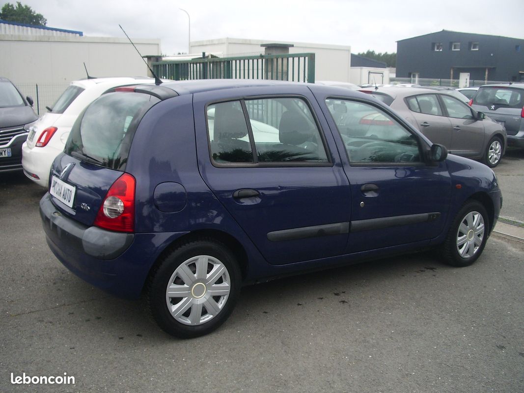 RENAULT CLIO II 1.2l 16V 58CH AUTHENTIQUE (image 4)
