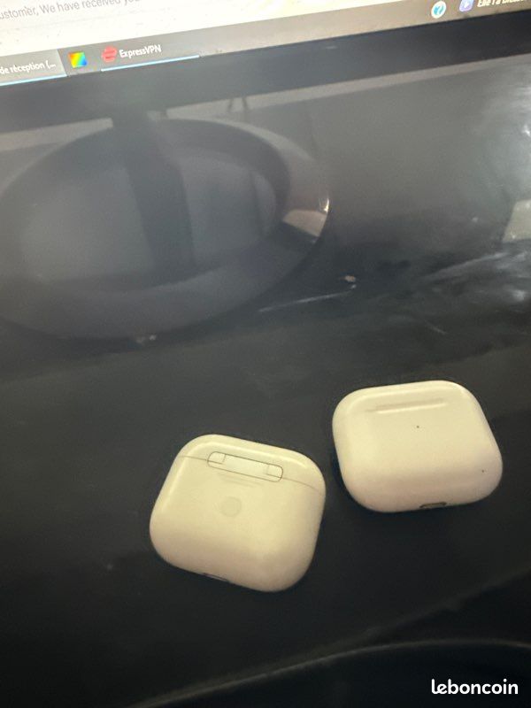 Air pods (image 1)