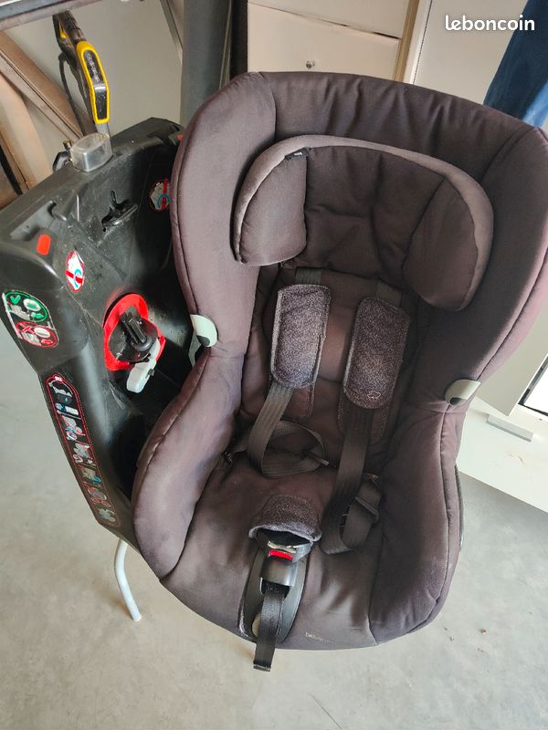 Siège auto rotatif BÉBÉ CONFORT (image 1)