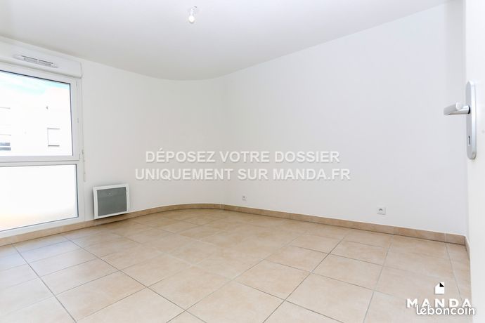 https://img.leboncoin.fr/api/v1/lbcpb1/images/9d/38/bd/9d38bdb2dc43bc216950228608a64a71dc598091.jpg?rule=ad-image