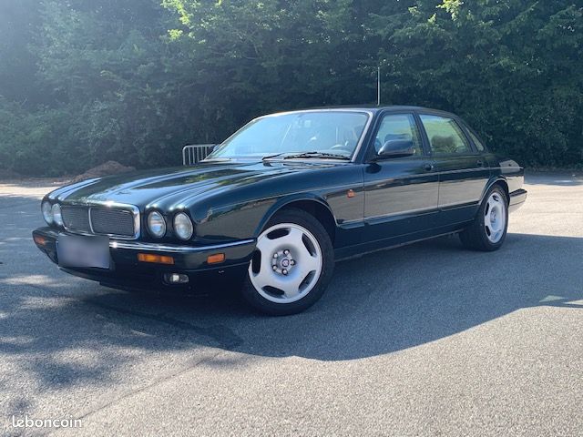 Jaguar XJR 4.0, 326 ch. Full Carnet - Collecteur Inox (image 1)