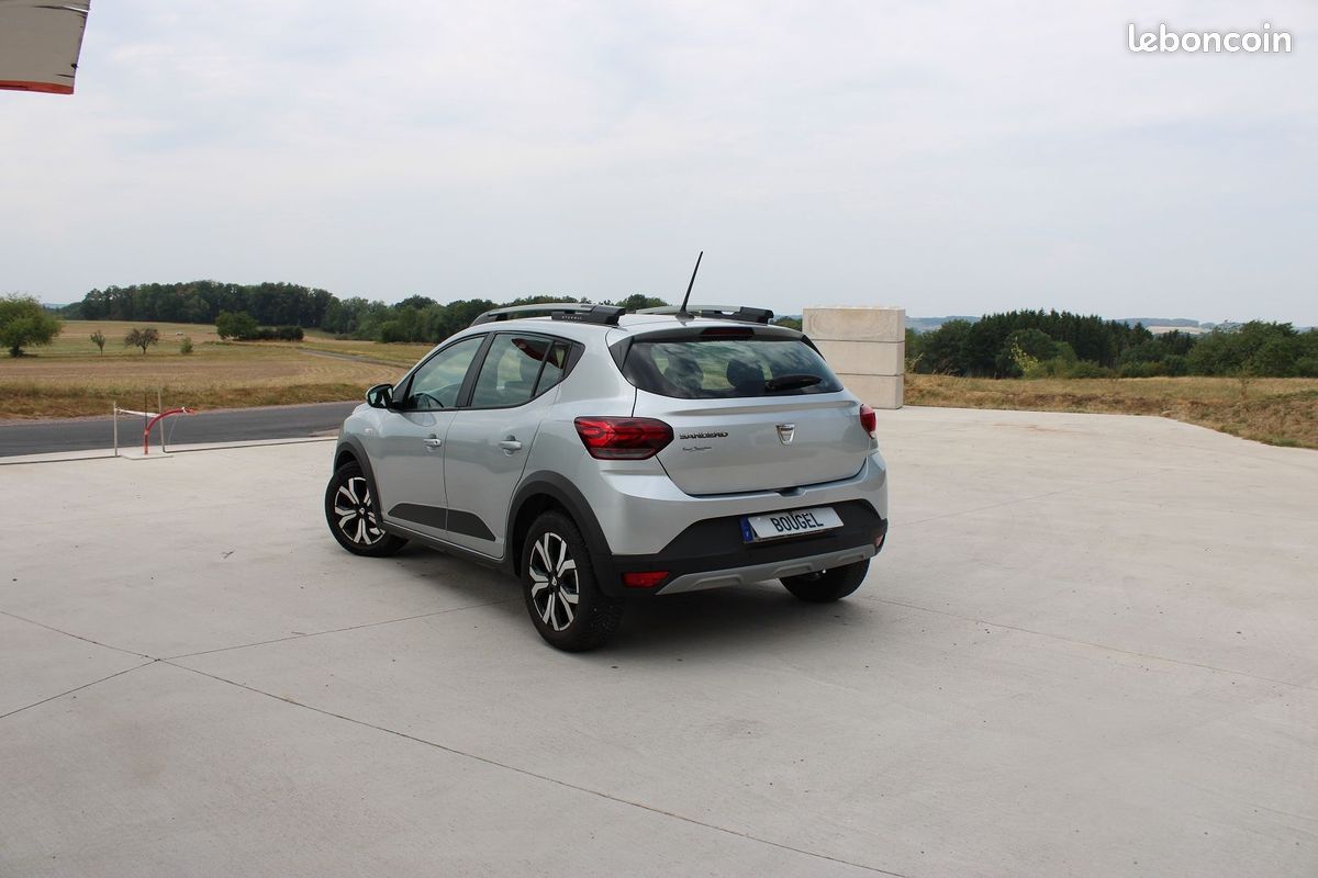 Dacia SANDERO 4 STEPWAY 1L TCE 90 CV TURBO BOITE 6 GPS CLIM AUTO RÉGULATEUR BLUETOOTH LEDS JA 16 (image 3)