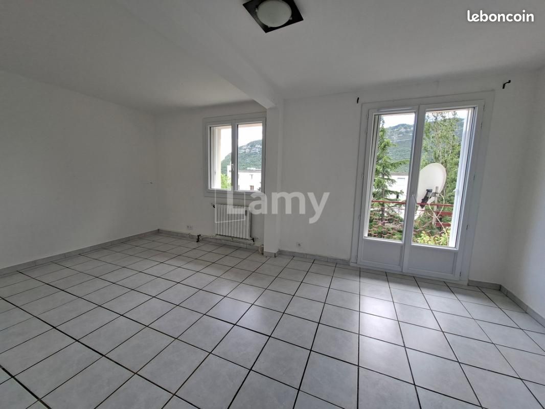 Appartement 4 pièces 65 m² · à Laragne-Montéglin · 65 m² · 670 €