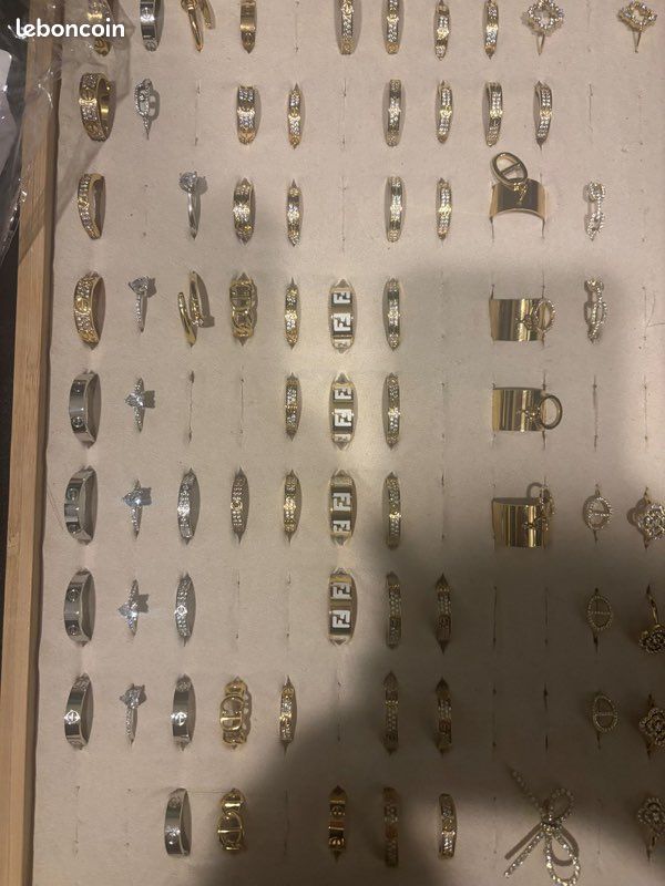 Des Bijoux à vendre élégants et durables, conçus pour garder leur éclat et leur couleur intemporelle. Une touche raffinée qui résiste au temps (image 4)