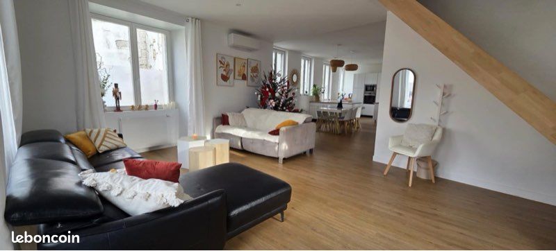 Maison 8 pièces 182 m² · à Saint-Maixent-l'École · 182 m² · 188 000 €