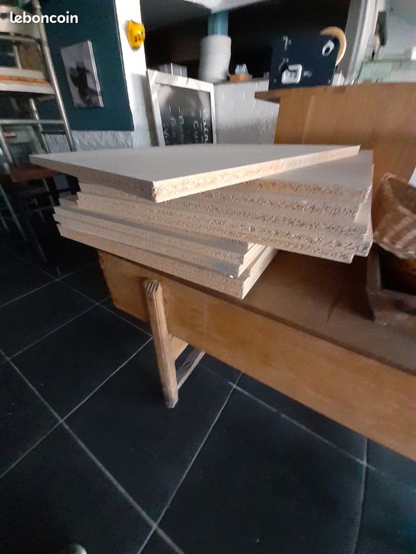 Dessus de table 60cm par 63.5 cm (image 1)