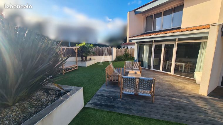 Maison 9 pièces 311 m²