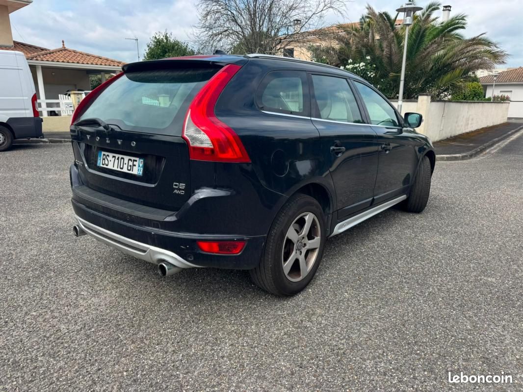 Volvo XC60 D5 AWD R-Design Geartronic A (image 9)