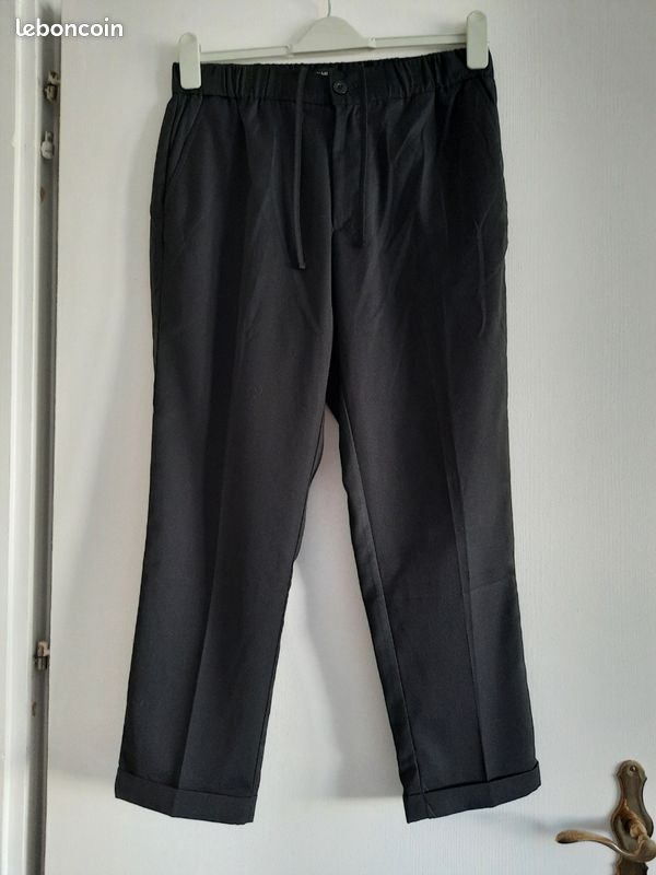 Pantalon Homme couleur noir marque Pull and Bear taille L (image 1)