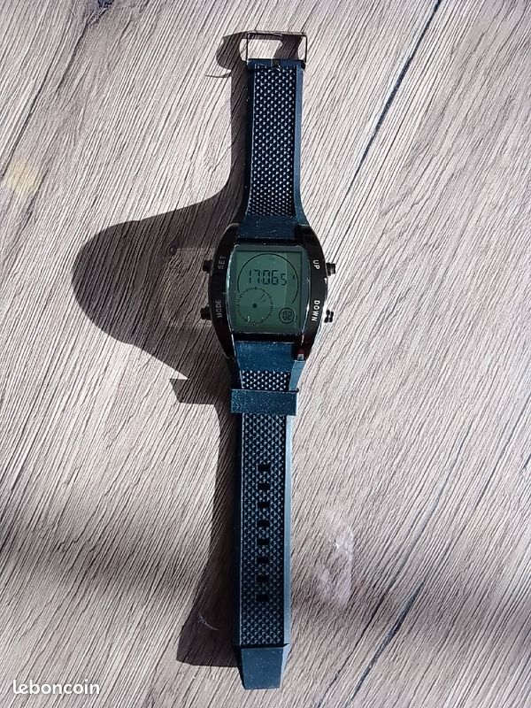 Montre ATLAS FOR MEN - Style Sport, Boîtier Acier, Bracelet Simili Cuir Noir Et Blanc - Pile Neuve - Jamais Portée