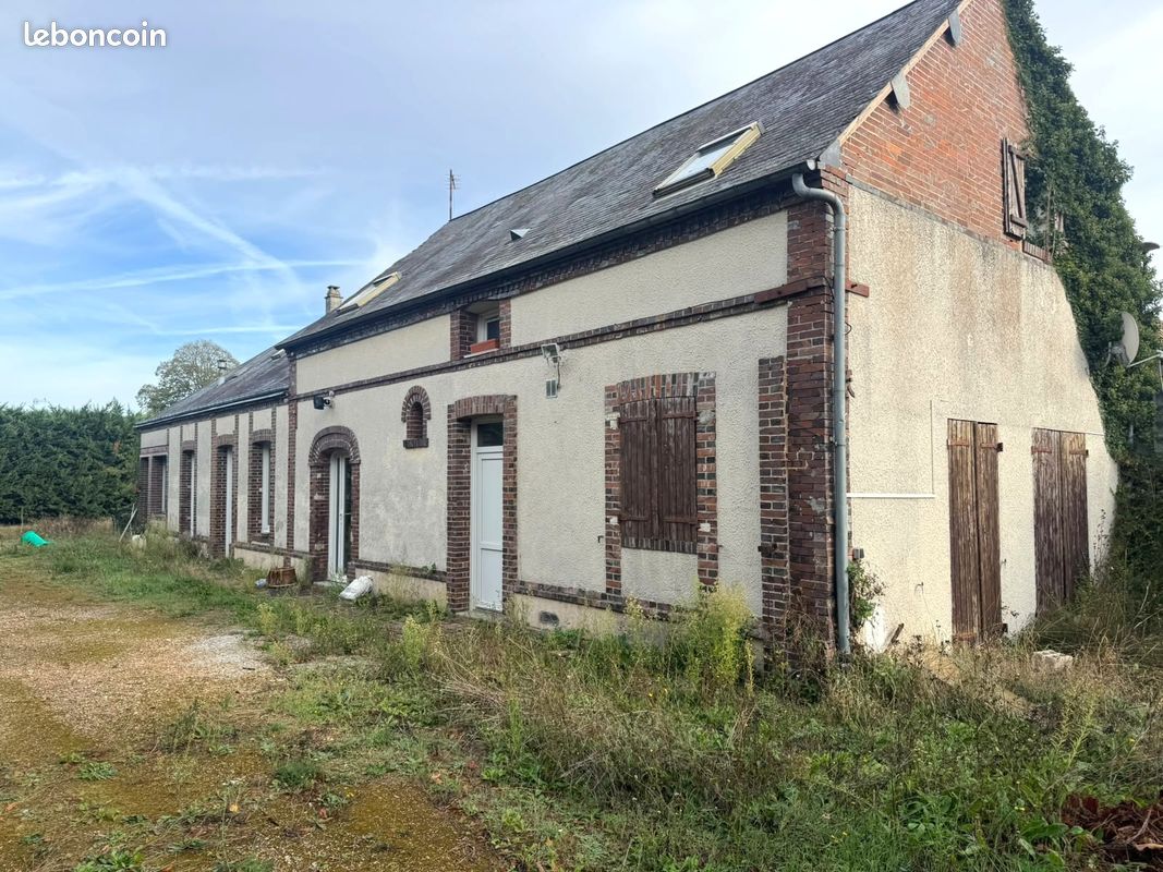 Immeuble 3 pièces 210 m² · à Marcilly-la-Campagne · 210 m² · 148 000 €