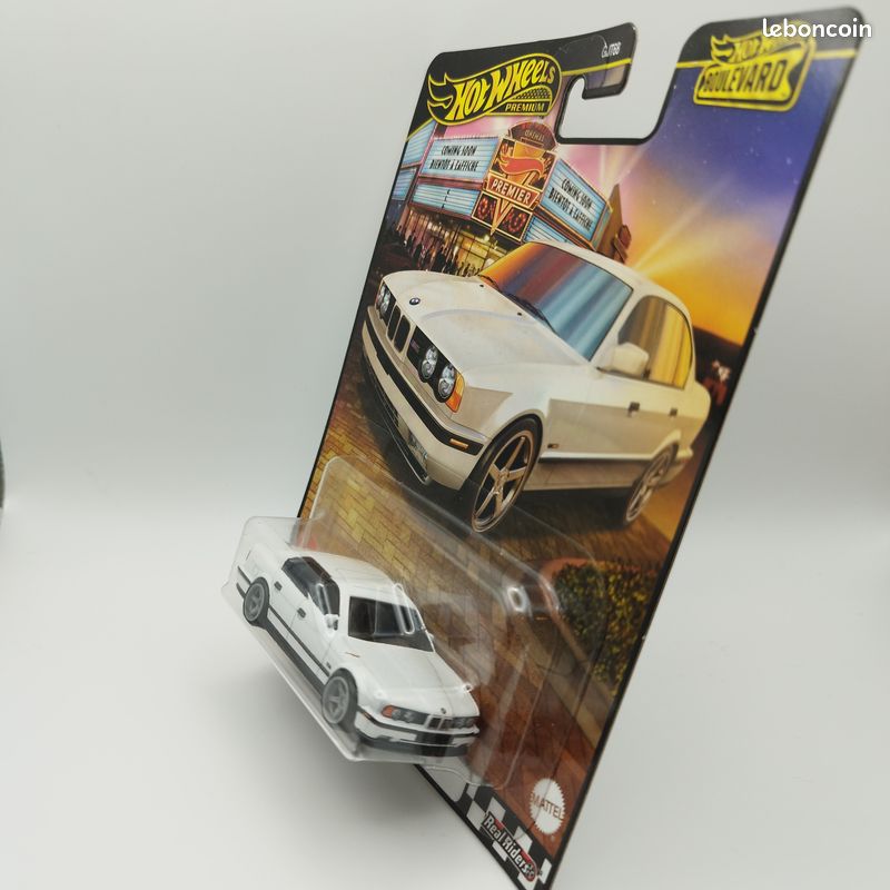Hot Wheels Boulevard 2025 - BMW M5 1:64 En Blanc, Modèle Collector !