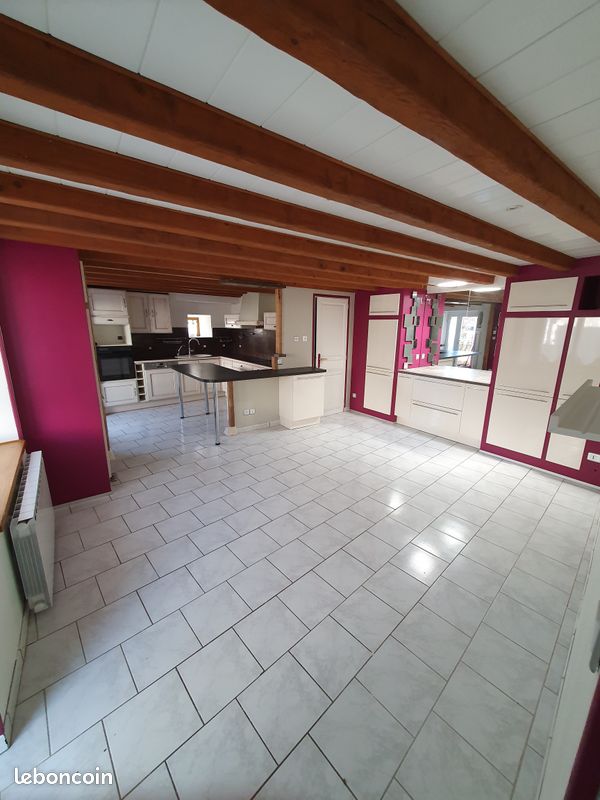 Maison 5 pièces 95 m² · à Valence-en-Poitou · 95 m² · 685 €