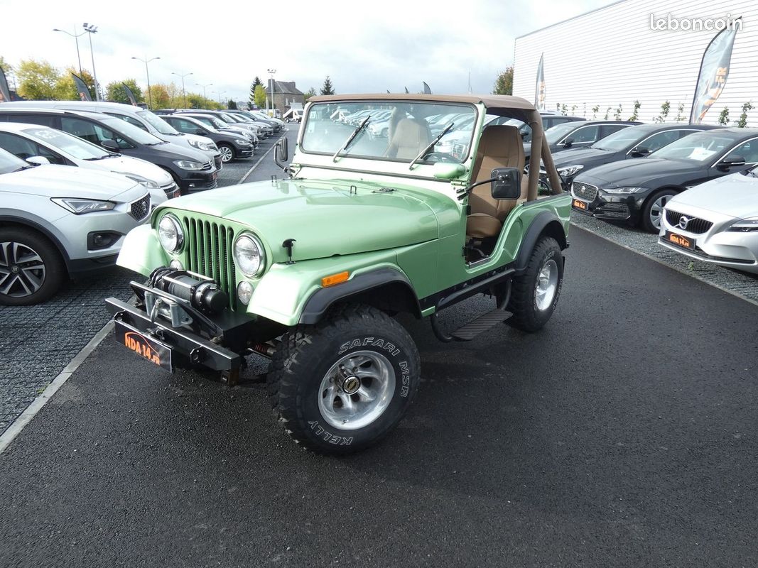 Jeep CJ5 LAREDO - Voitures