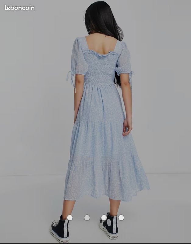 Robe à fleurs bleue à volants t42 Asos (image 2)