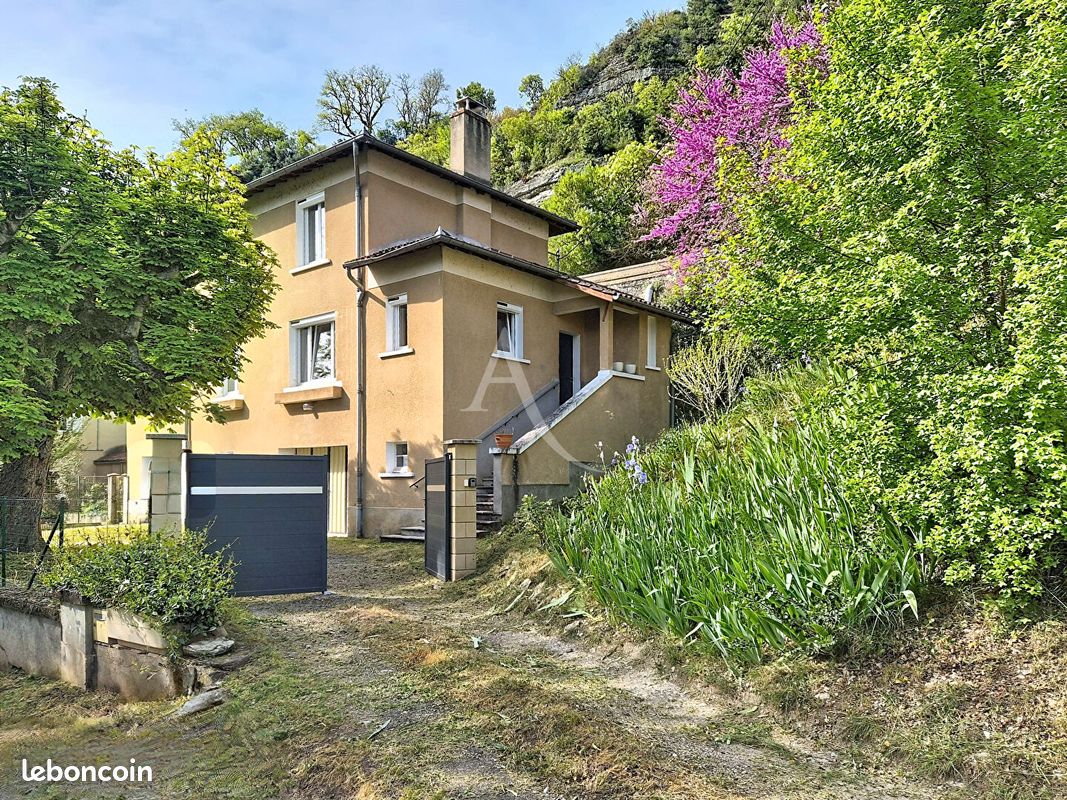 Maison 5 pièces 124 m² · à Mercuès · 124 m² · 139 000 €