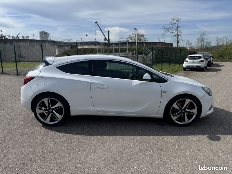 Opel ASTRA GTC 2.0 CDTI Biturbo (image 8)