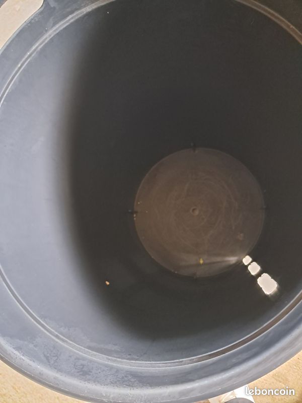 Seau à granules EDA 38 litres (image 4)