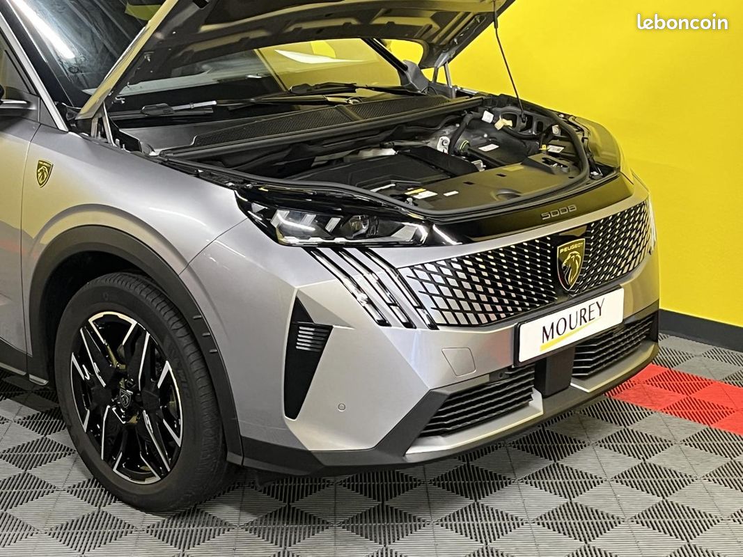 PEUGEOT 5008 1.2i Hybrid -145CV - BV e-DCS6 III GT (image 5)