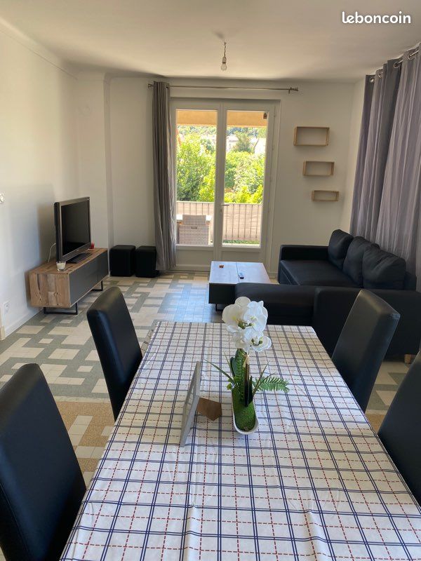 Haut de Villa avec grande terrasse idéalement situé en plein cœur de la Provence (image 2)