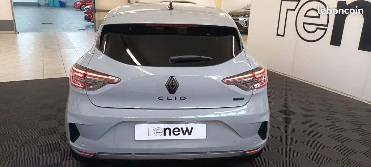 Renault Clio V E-Tech full hybrid 145 ch GSR2 Esprit Alpine (image 16)