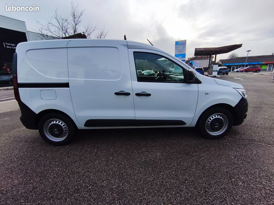 Renault EXPRESS Essence (image 5)