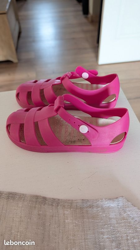 Hjtefg Chaussures de Jeu Aquatiques pour Enfants - Chaussures Légères